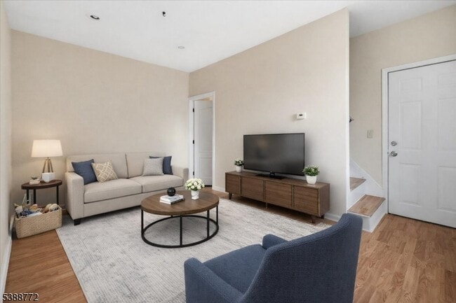 Building Photo - 77 Swartswood Rd Unit 1