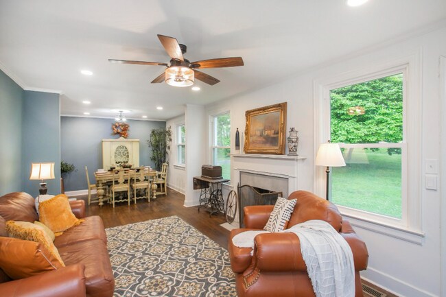 Photo - 2314 Deerwood Rd