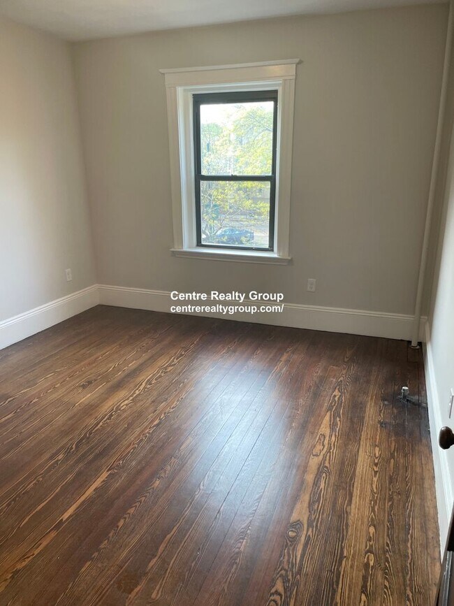 Photo - 1849 Beacon St