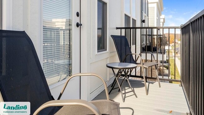 Photo - 650 N Main St Unidad 222