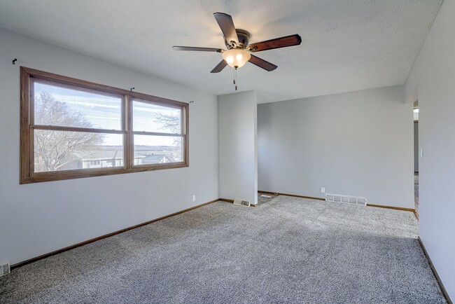 Photo - Conveniently Located 3 Bedroom Bellevue Home!!