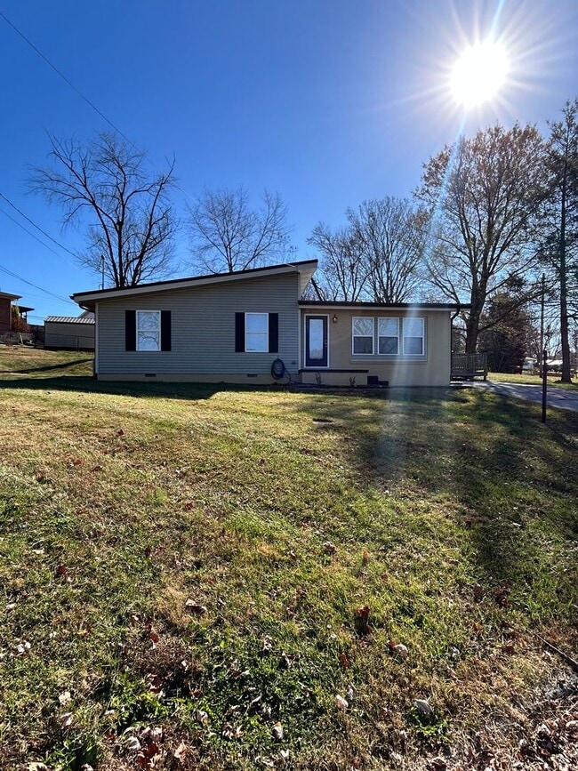 Building Photo - 2128 Fir St