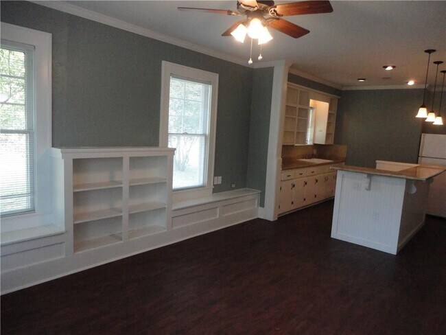 Photo - 200 E 33rd St