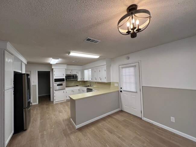 Photo - 9240-9250 Lockhart Rd