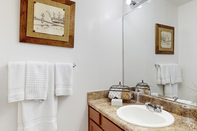 1BD 1BA 600SF