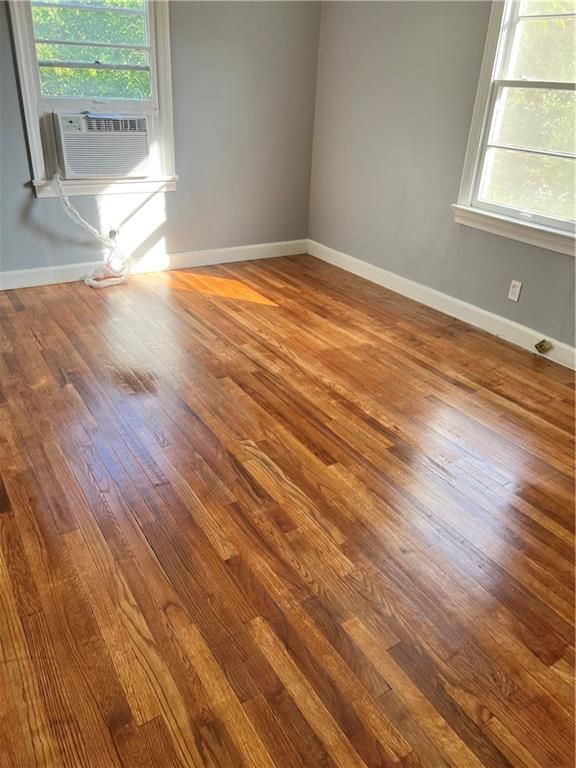 Photo - 1540 Burton Ave