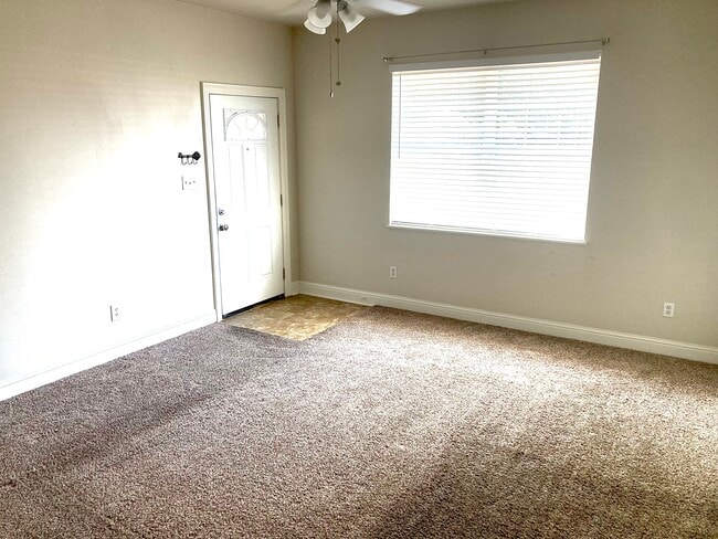 Building Photo - 138 Briarwood Ct Unit D