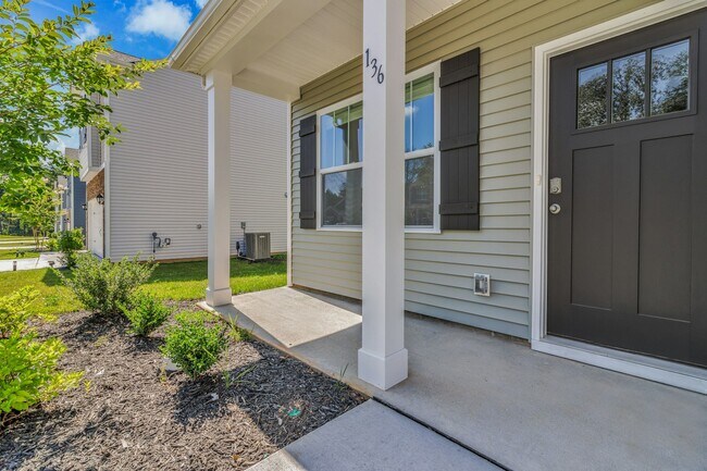 136 Ashelyn Pk Dr