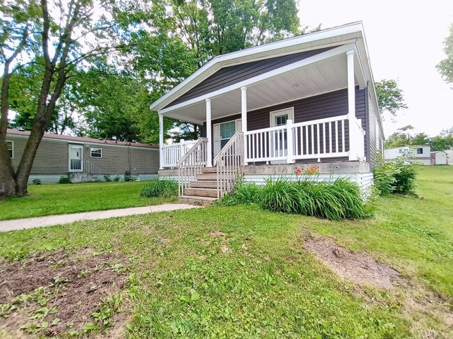 Photo - 2005 Falcon Terrace NW