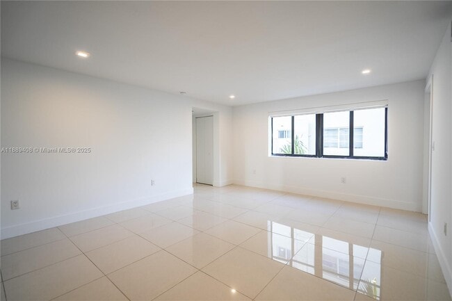 Photo - 1971 Bay Dr Apartment Unit 112