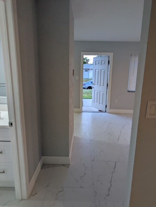 610 20th Ave W