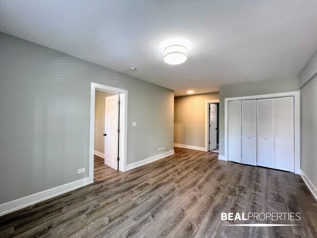 Photo - 505 W Belmont Ave Unit 1 bed