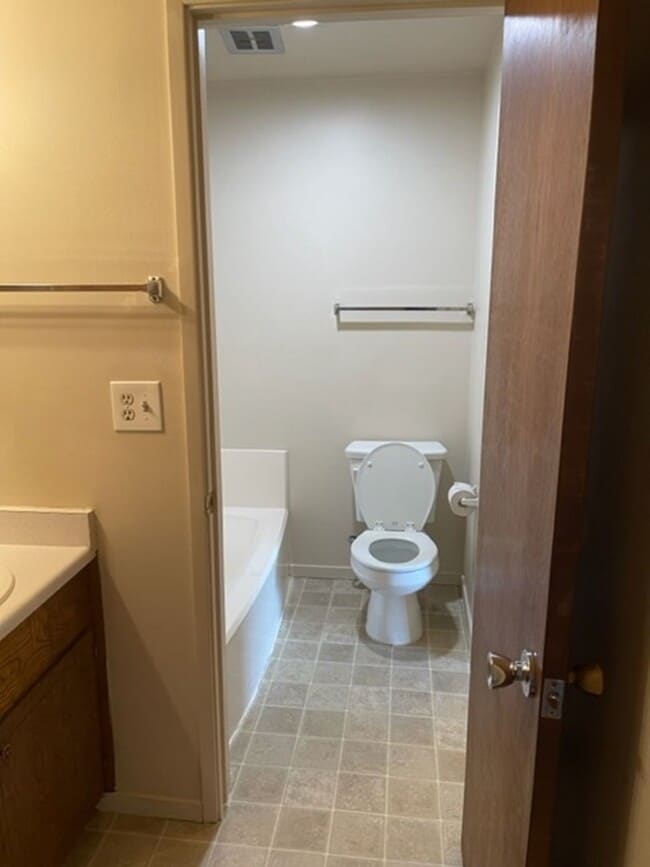 Photo - WEST6244 Unit A