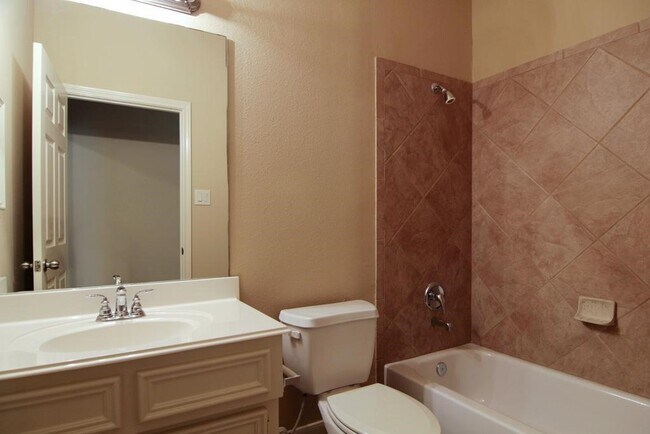 Photo - 2368 Bastrop St