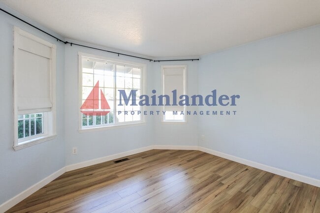 Photo - 13338 SW Shore Dr