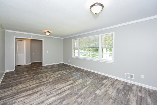 Photo - 455 Brookshire Dr