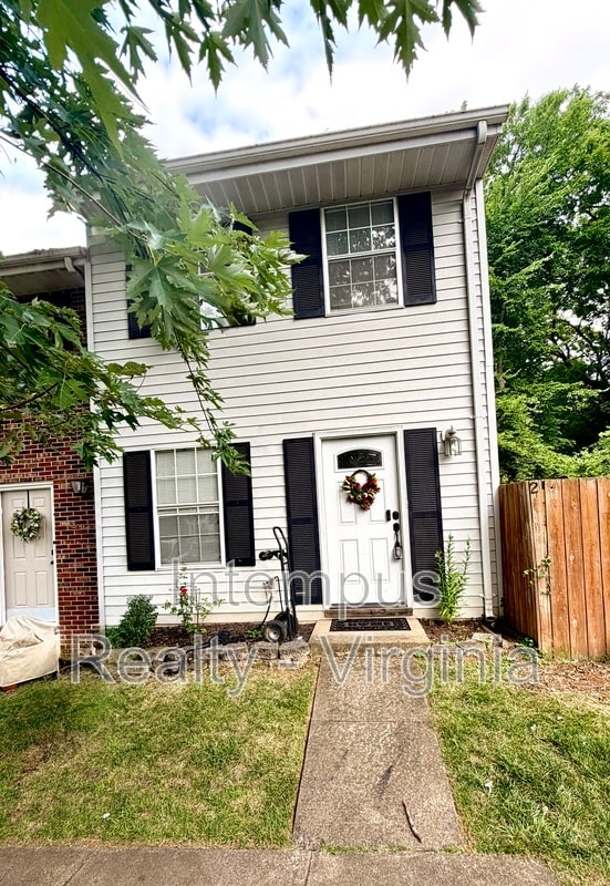 Building Photo - 2 Kingsbridge Ct