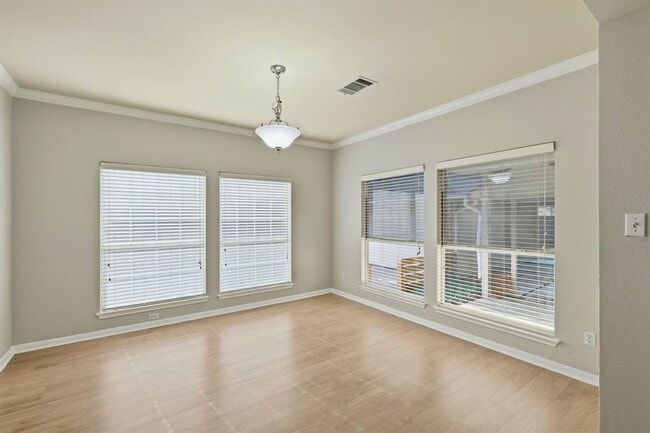 Photo - 2913 Winchester Dr
