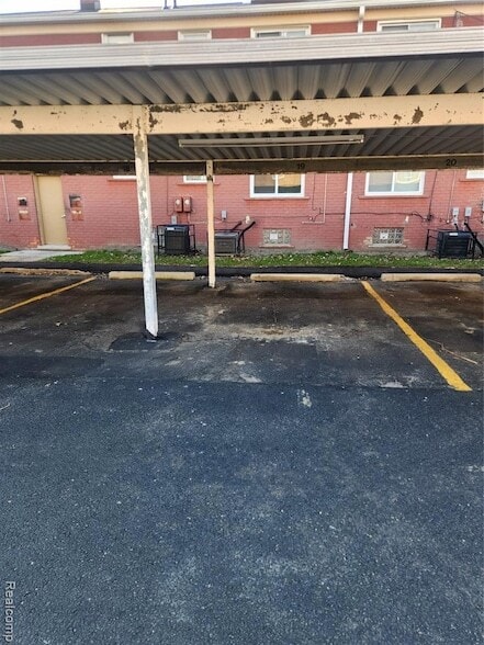 Photo - 20248 Schaefer Hwy