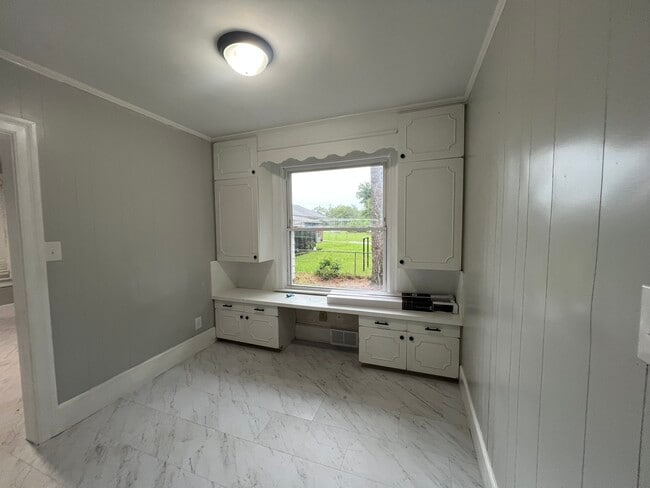 Photo - 102 W Daniels St