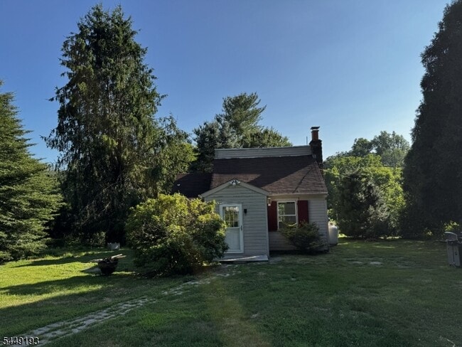Building Photo - 175 Cherry Ln