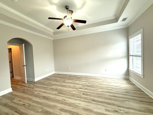 Photo - Special!! $500.00 off first months rent if...