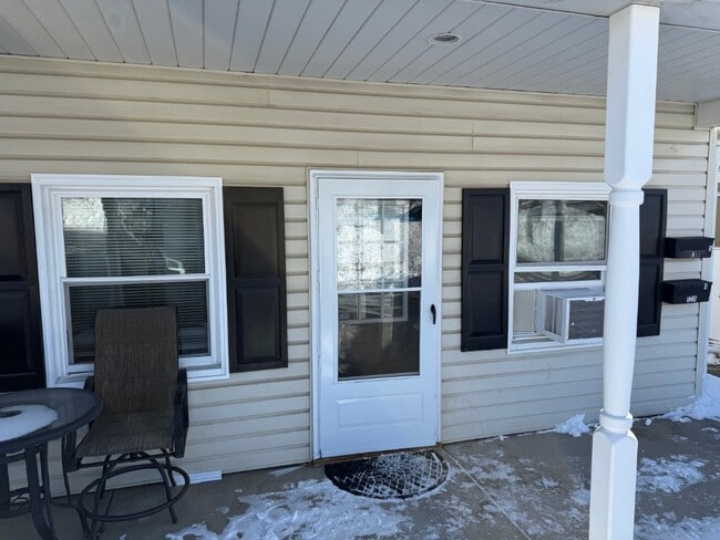 Building Photo - 5225 Brightwood Rd Unit 4