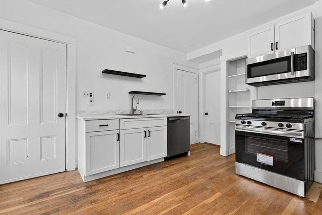 Photo - 166 Elliot St