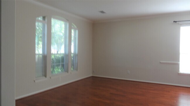 Photo - 4822 Schiller Park Ln