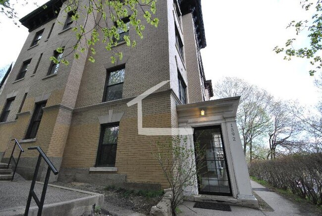 2- 1592 Beacon St
