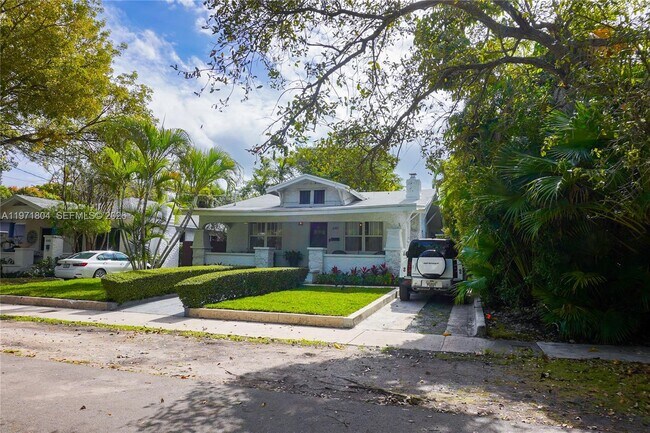 Photo - 640 NE 71st St