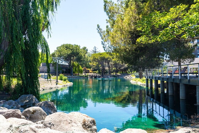 Photo - 1250 Lakeside