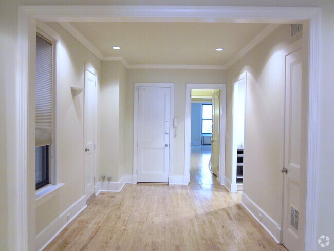 Building Photo - 127 West 56th Street Unit Apt 4