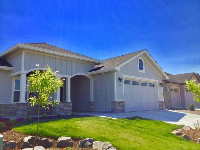 Stunning Newer Build in Stonegate Estates!! - Stunning Newer Build in Stonegate Estates!! House