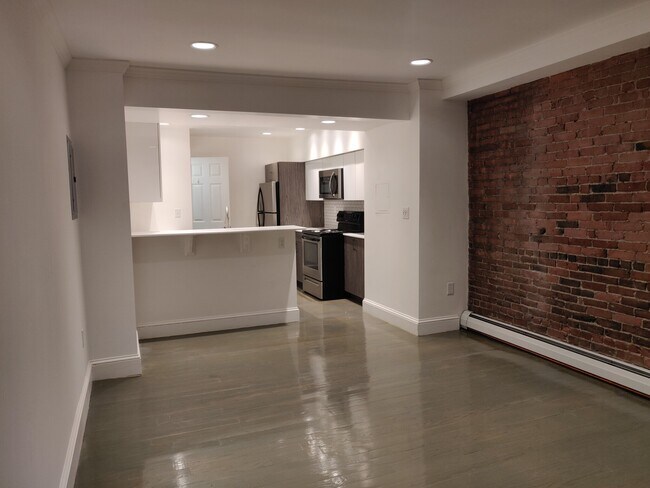 Photo - 131 Saint Botolph St