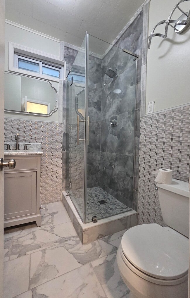 Photo - 159 W 10th St