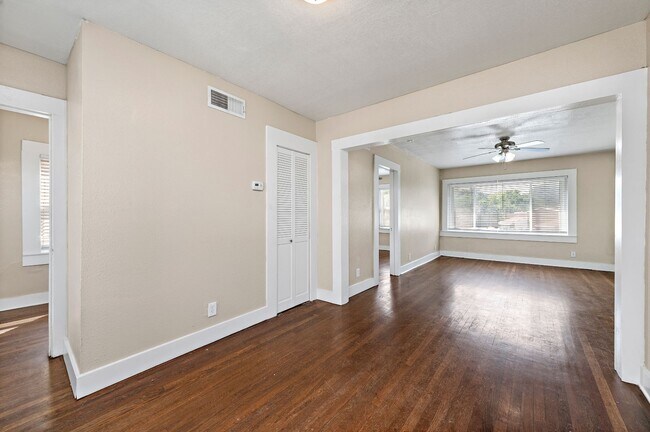 901 E 28th Street