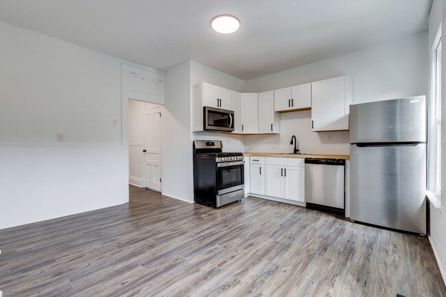 2637 S 18th St Unit 2
