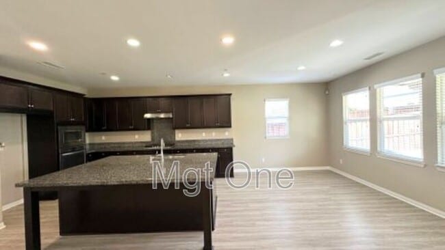 Photo - 28244 Millstream Ct