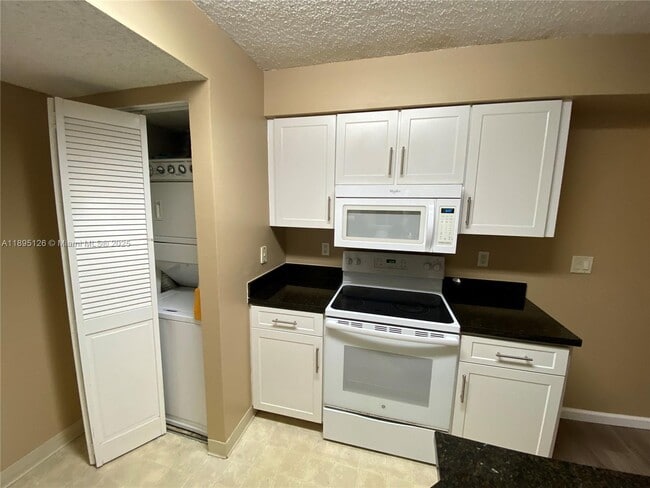Photo - 9999 Summerbreeze Dr Unidad 802