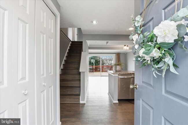 Building Photo - 8418 White Feather Ct