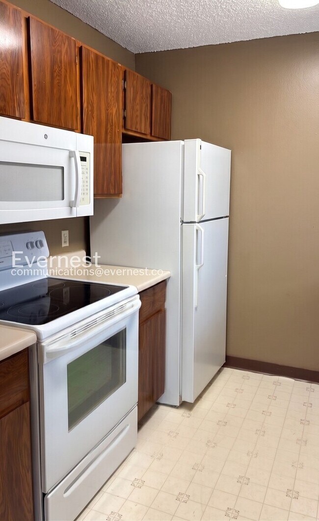 1301 University Ave Unit C201
