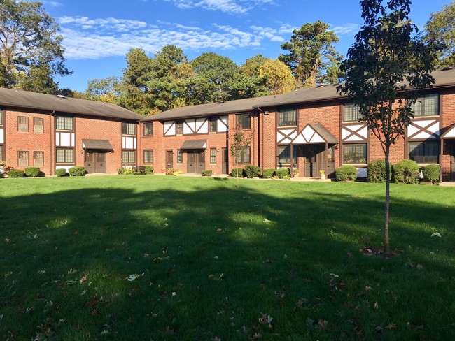 Photo - Newbrook Gardens Associates