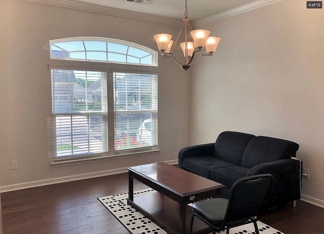 Photo - "Charming 2601 sq ft Rental Property in Franklin, TN - w/pool