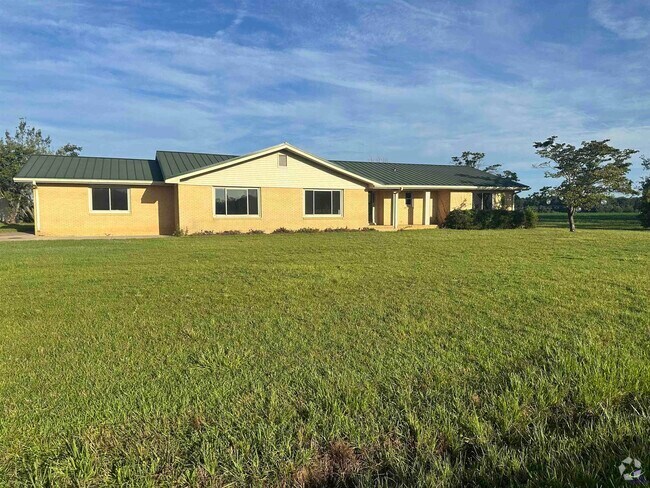 Building Photo - 991 Ross Rd Rental