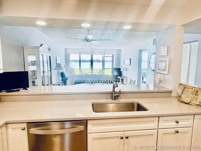 1950 SW Palm City Rd Unit 13104