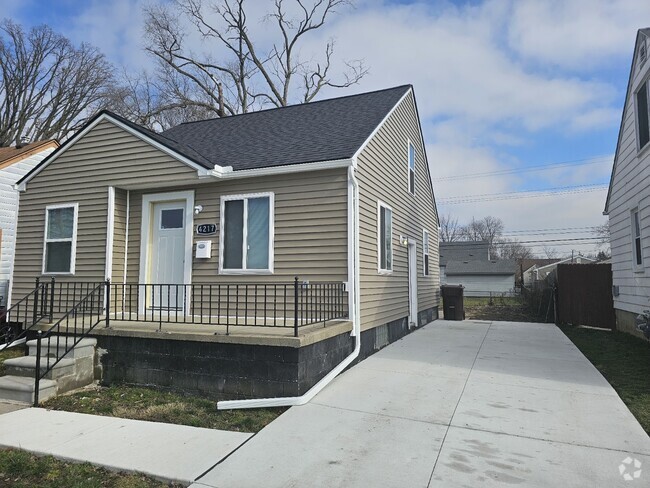 Building Photo - 4217 Hubbard St Rental