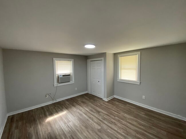 Photo - 1810 Hemlock Ave