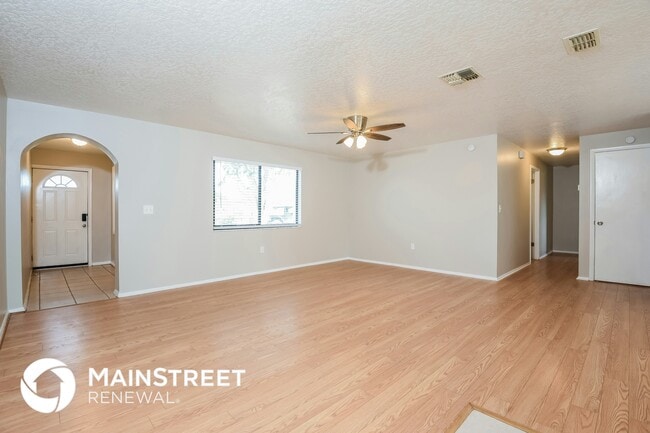 Photo - 1320 Arlington Cir