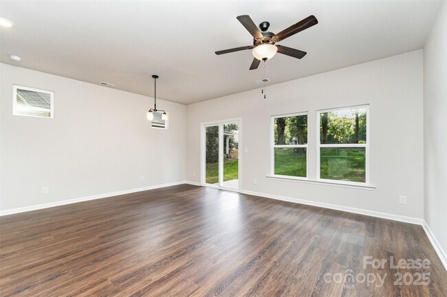 Photo - 3715 Davis Ave